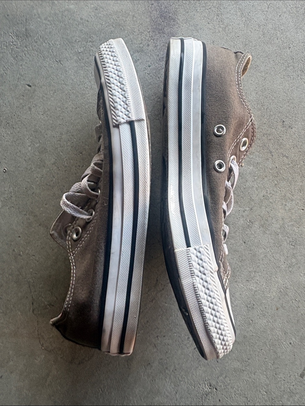 Gray Converse 🌵7.5 Women’s 5.5 Men’s - Picture 9 of 10